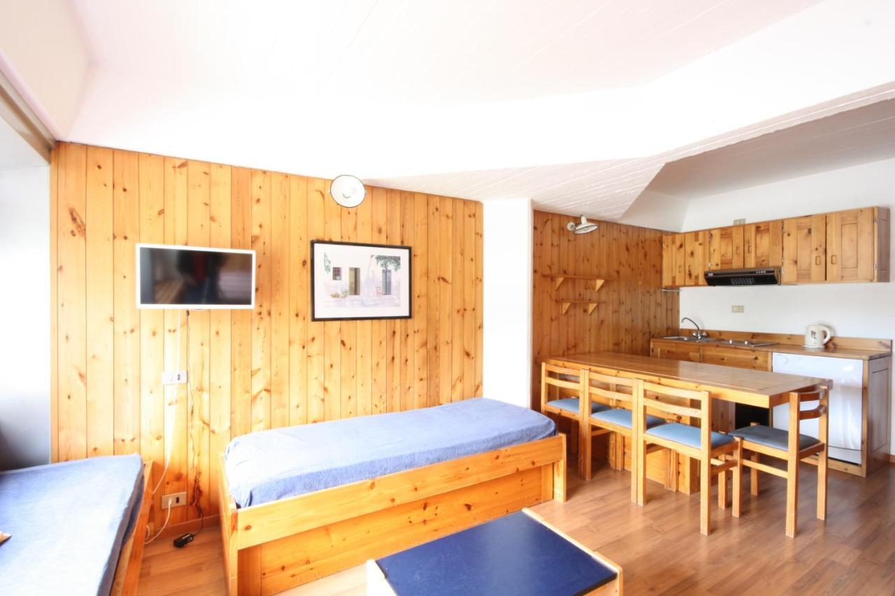 Marilleva 1400 Appartamenti Montana ภายนอก รูปภาพ