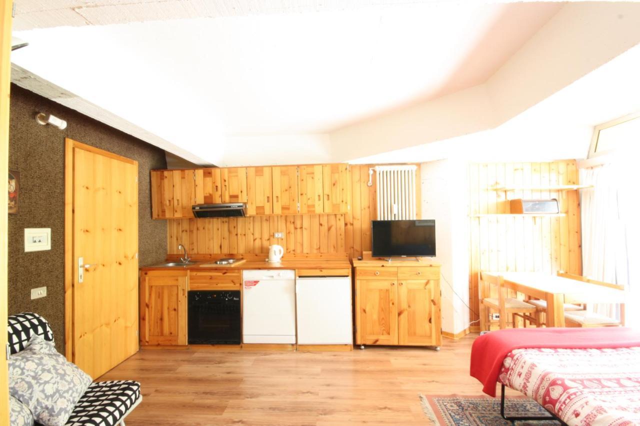 Marilleva 1400 Appartamenti Montana ภายนอก รูปภาพ